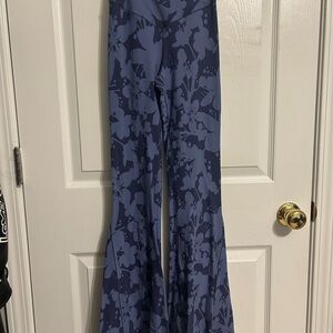 Aerie Blue Floral Leggings